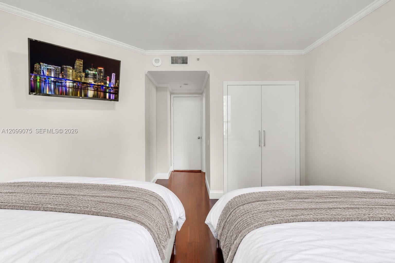 701 Brickell Key Blvd # 1004
