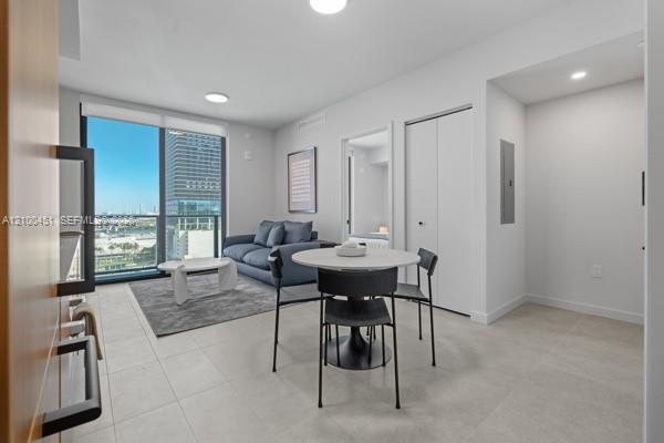 121 NE 5th St # 1813