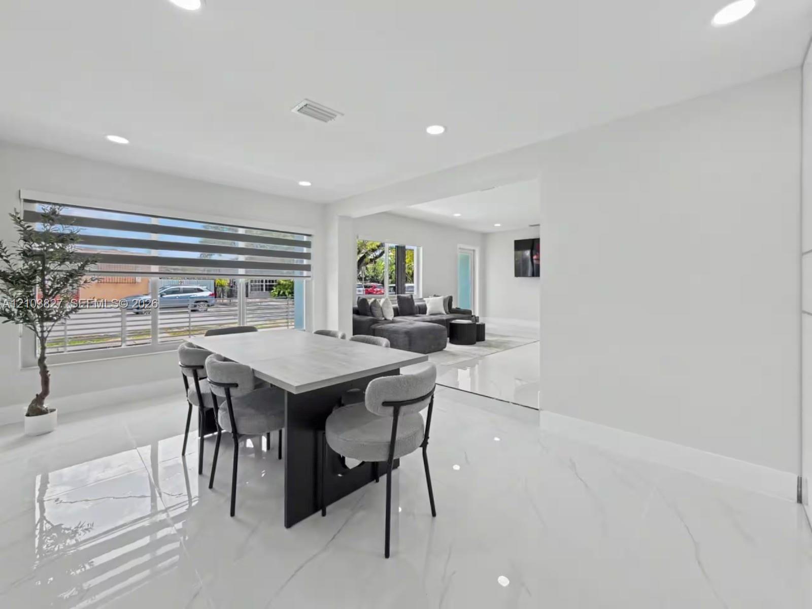 1530 SW 24th Ave