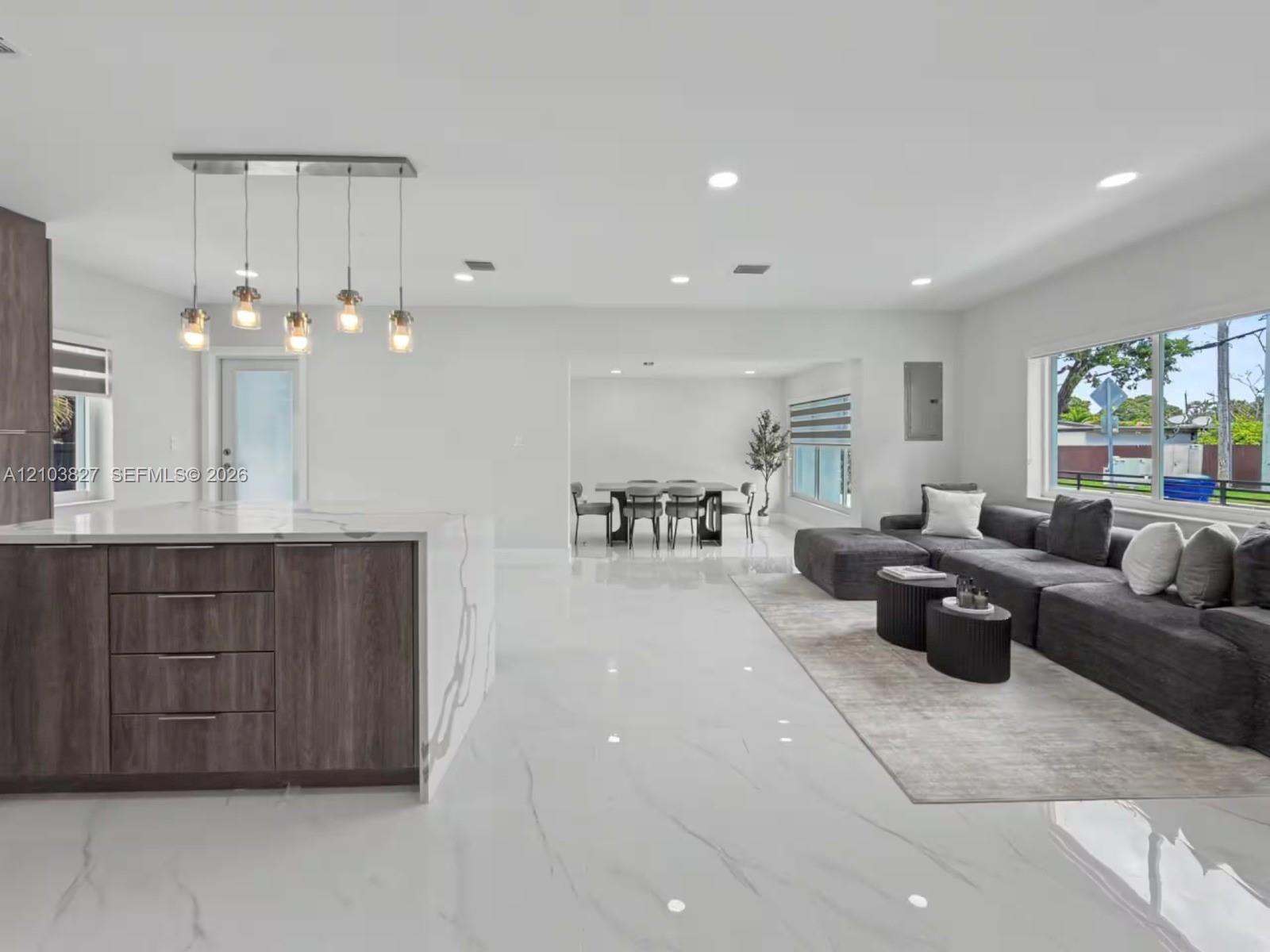 1530 SW 24th Ave
