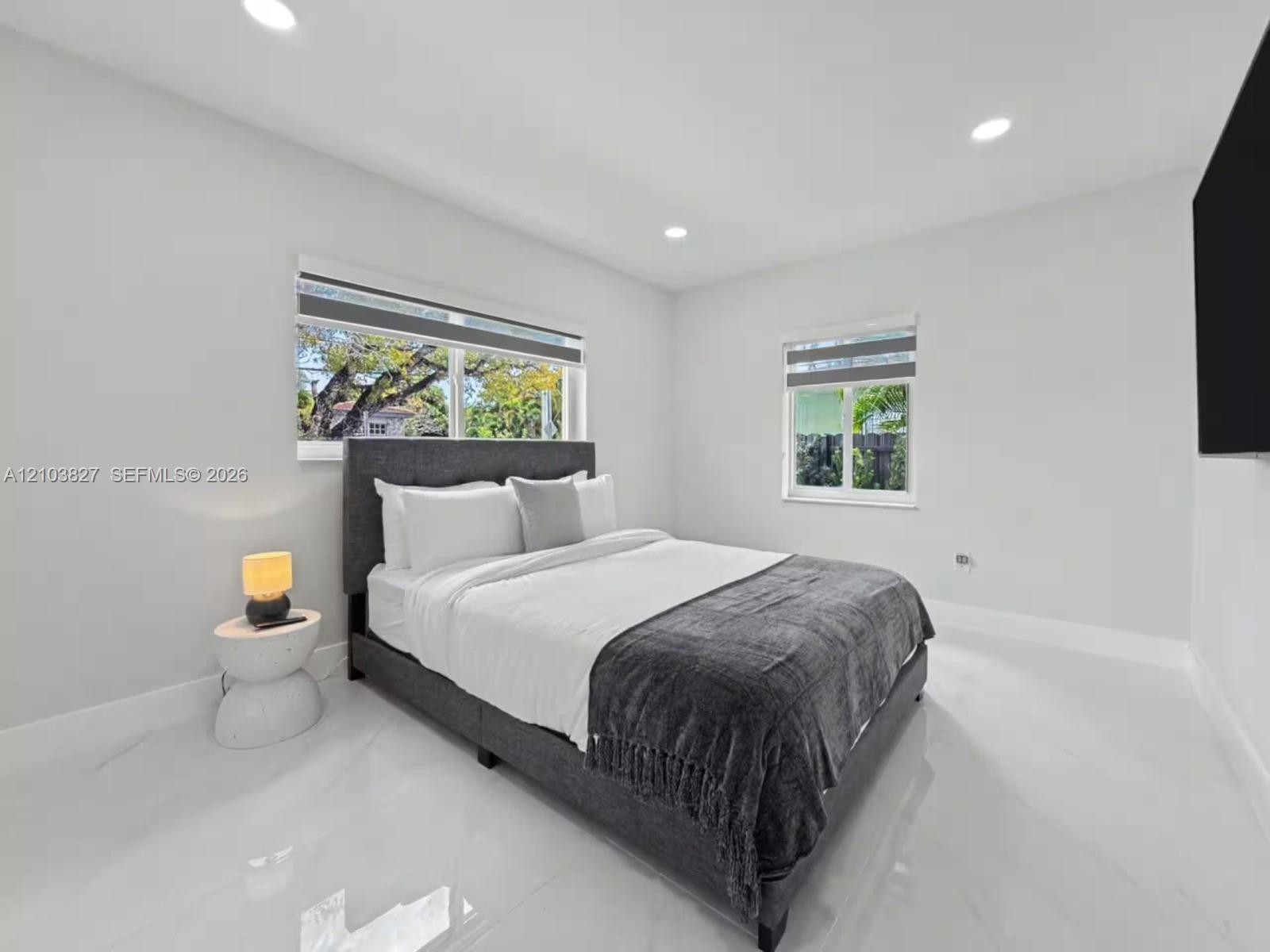 1530 SW 24th Ave