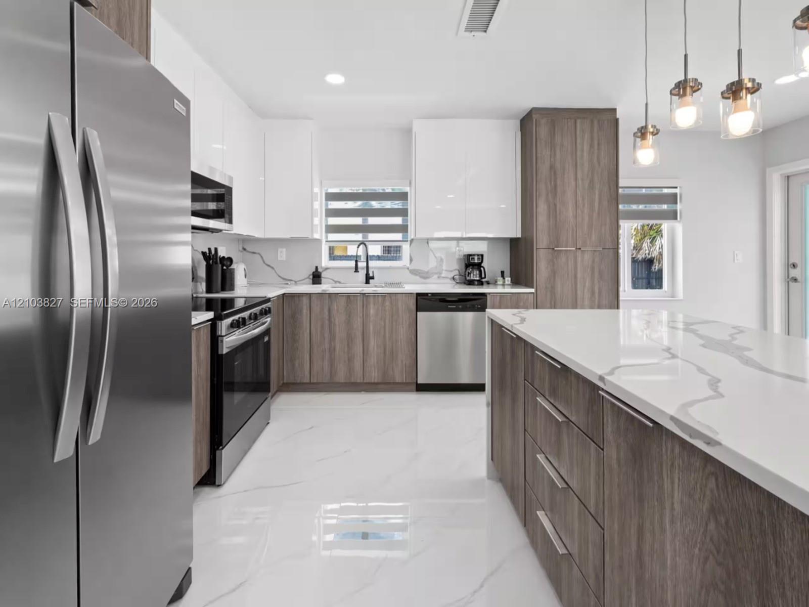 1530 SW 24th Ave