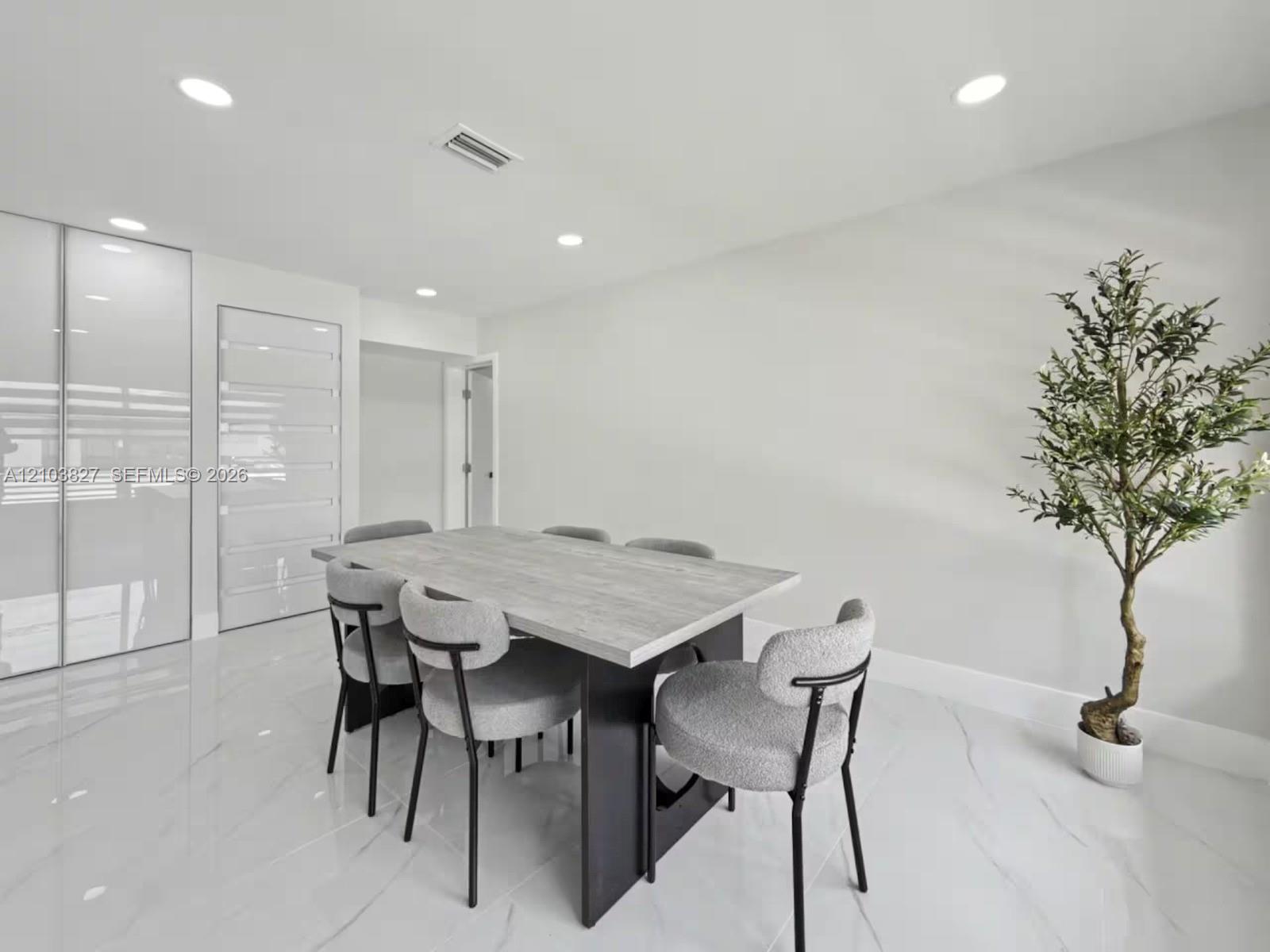1530 SW 24th Ave
