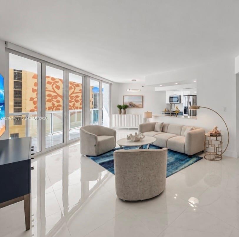 16425 Collins Ave # 712