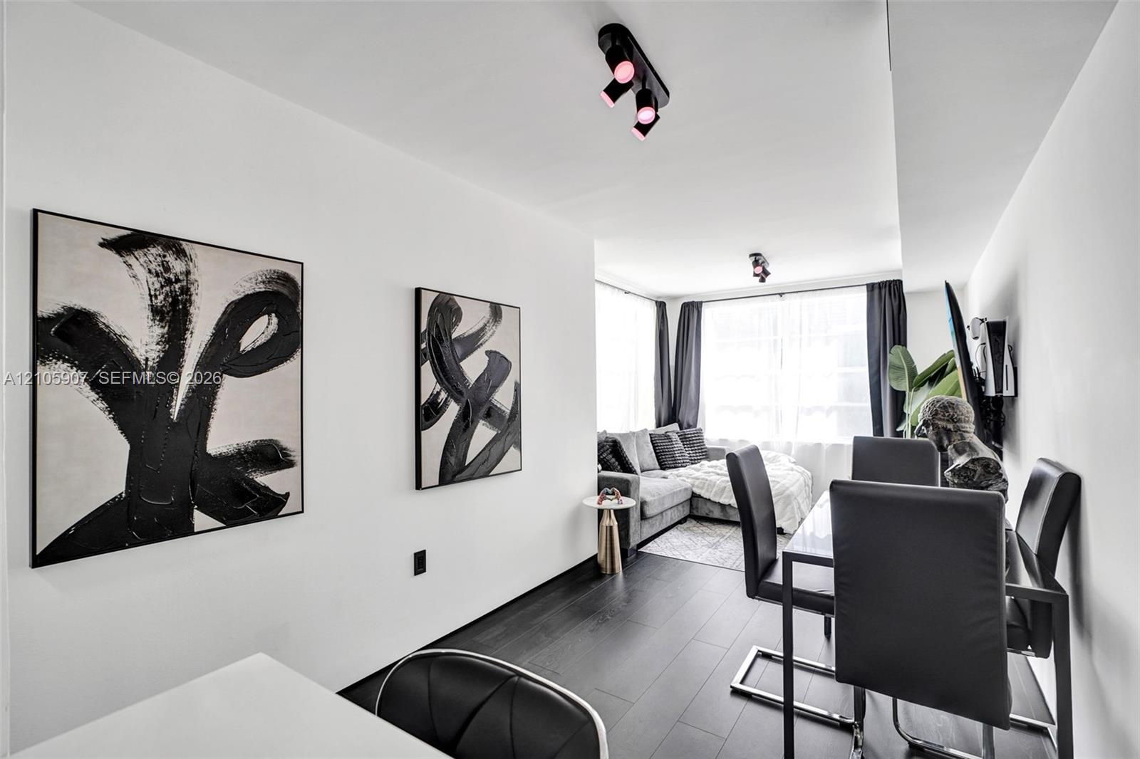 1460 Ocean Dr # 308