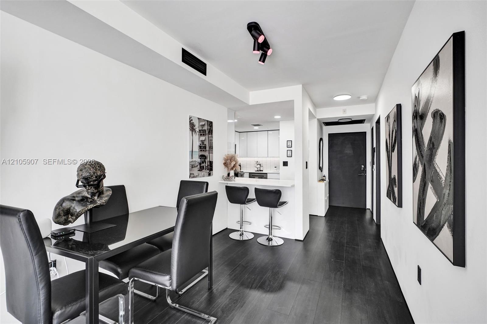 1460 Ocean Dr # 308