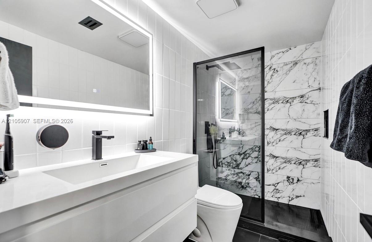 1460 Ocean Dr # 308