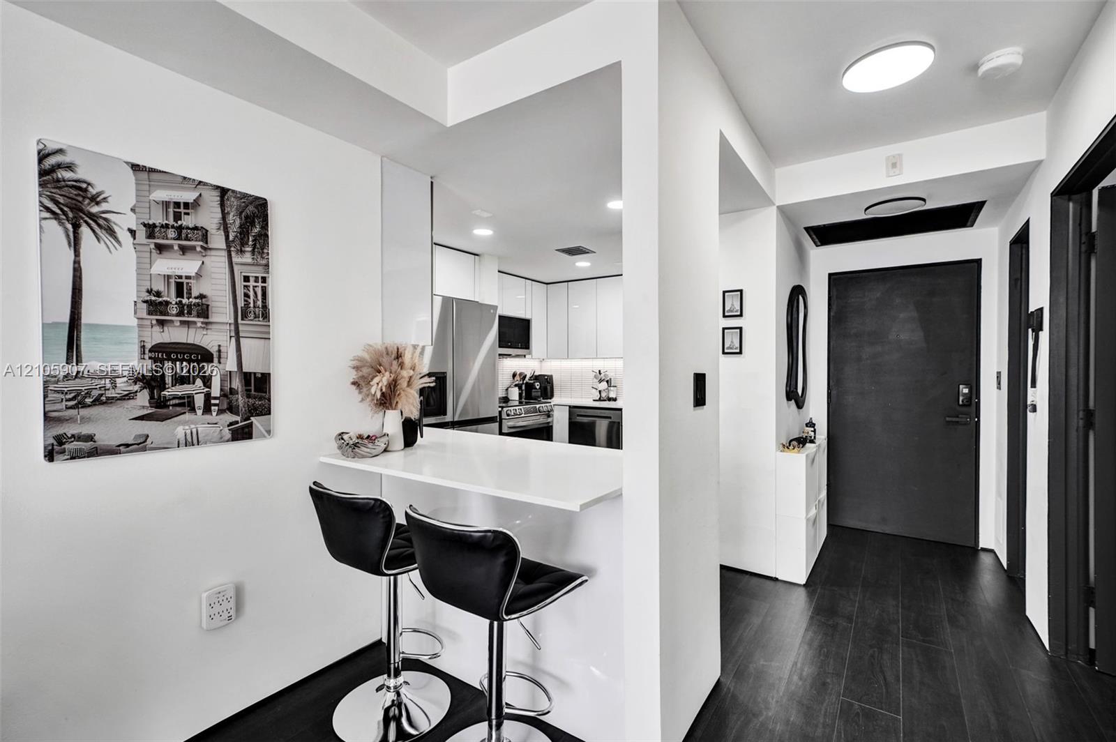 1460 Ocean Dr # 308