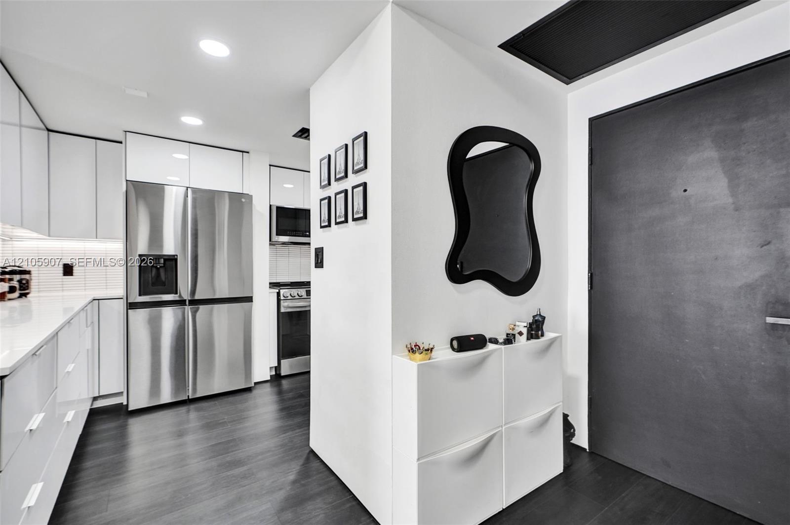1460 Ocean Dr # 308