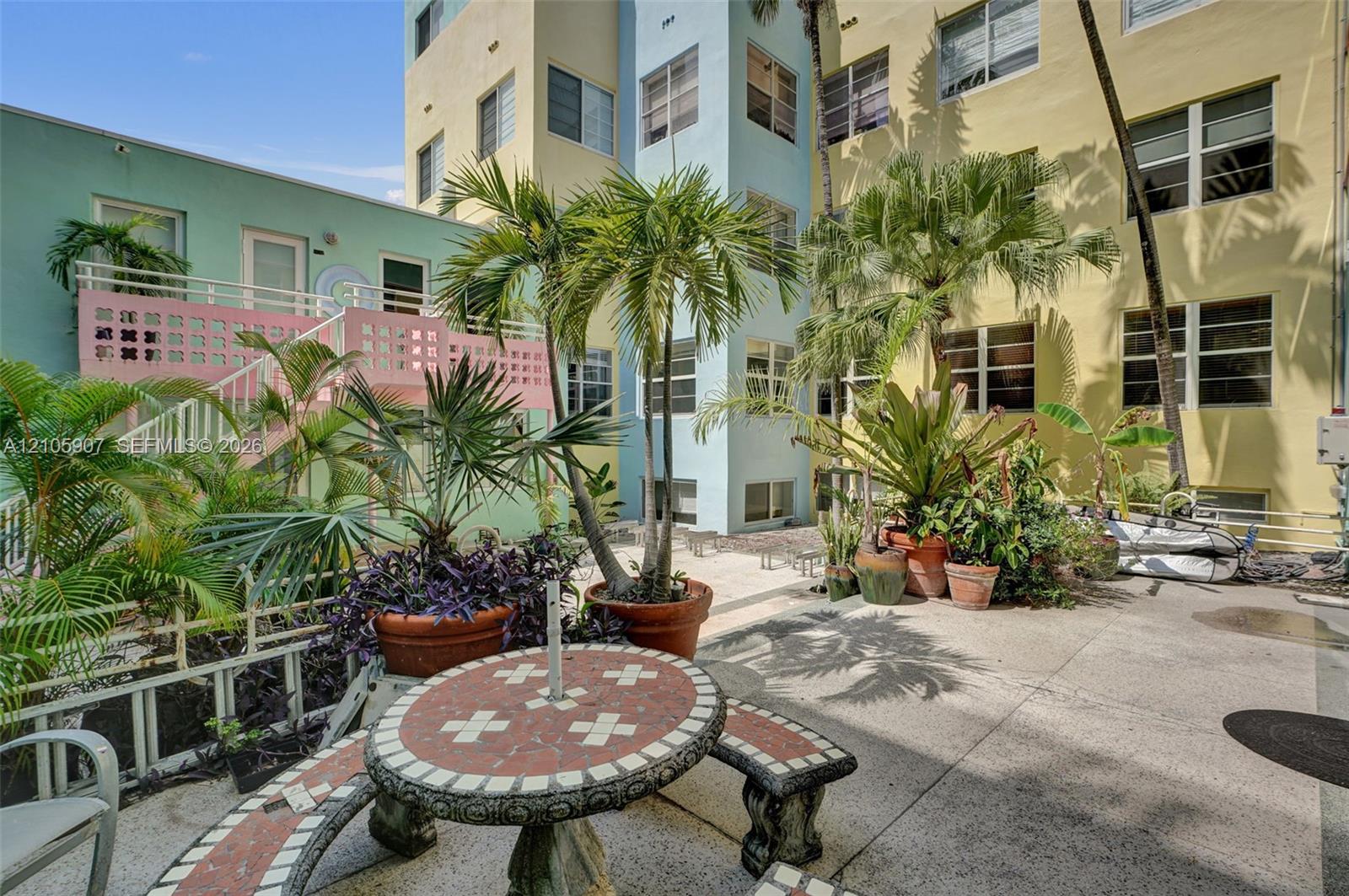 1460 Ocean Dr # 308