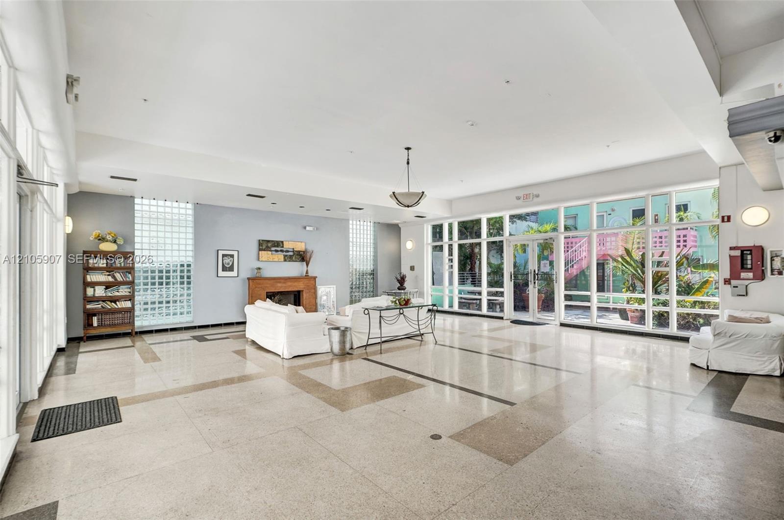 1460 Ocean Dr # 308
