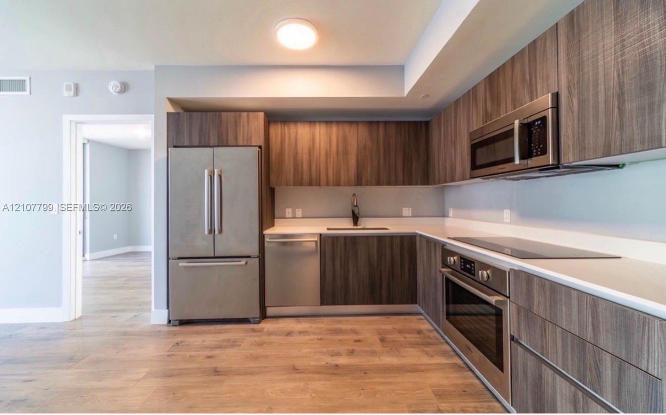 488 NE 18TH # 2603