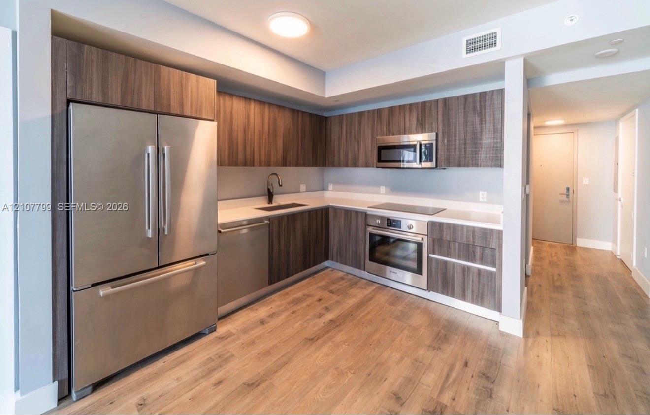 488 NE 18TH # 2603