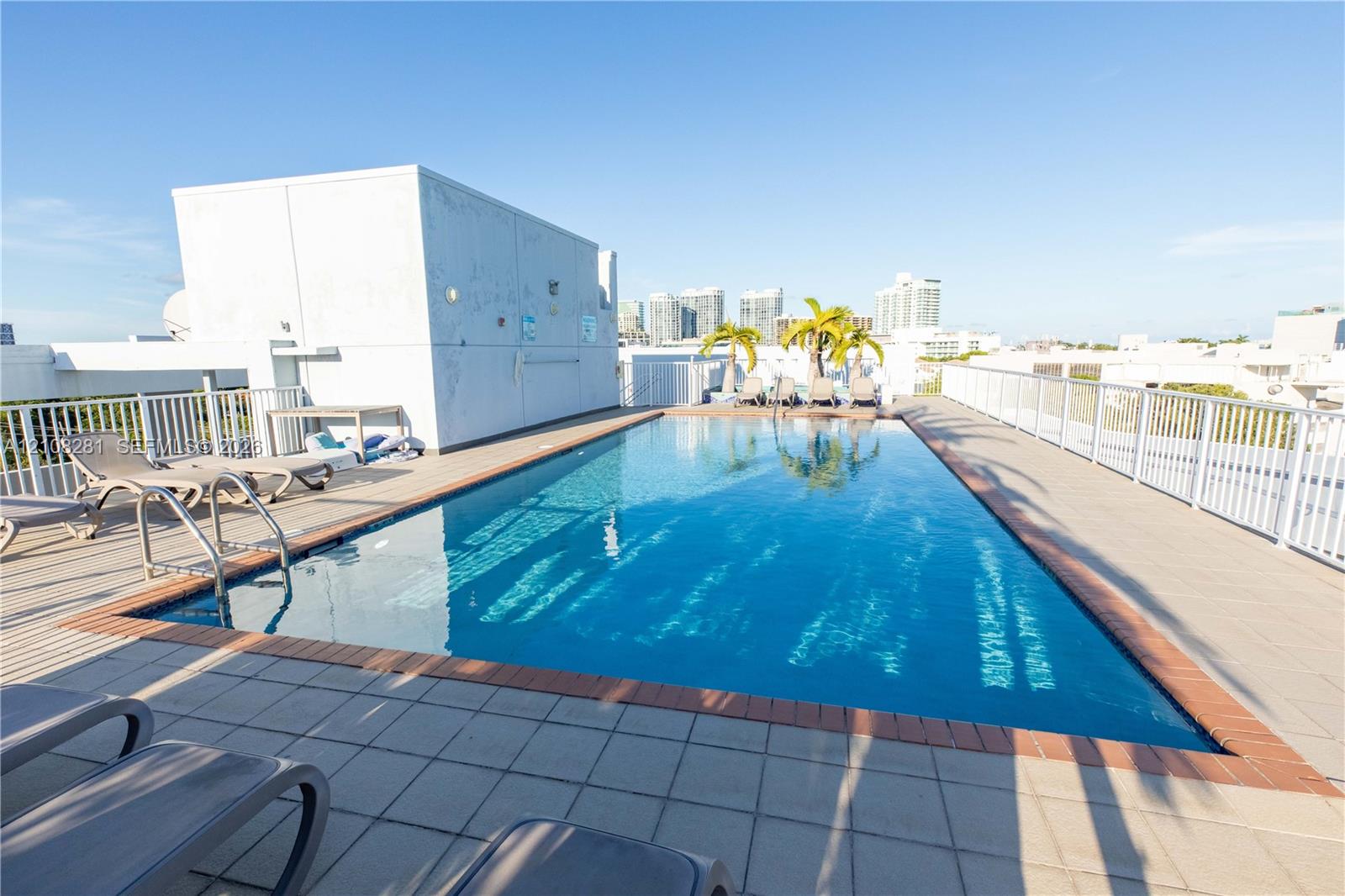 3250 Grand Ave # 404