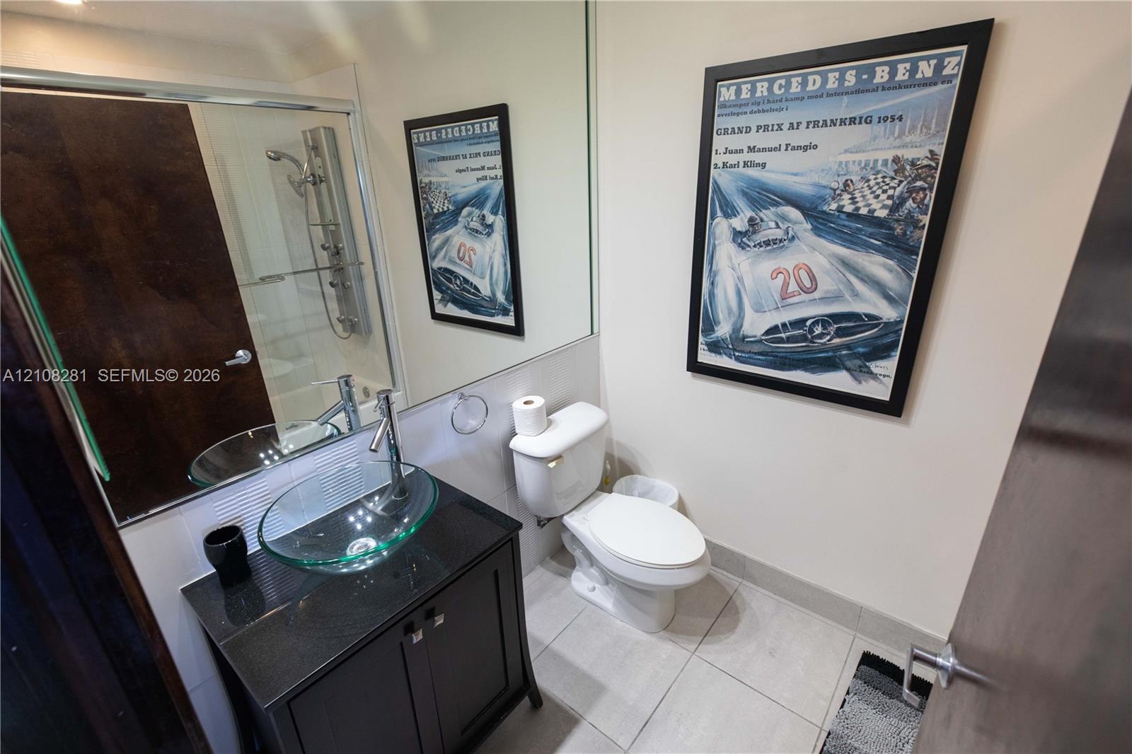 3250 Grand Ave # 404