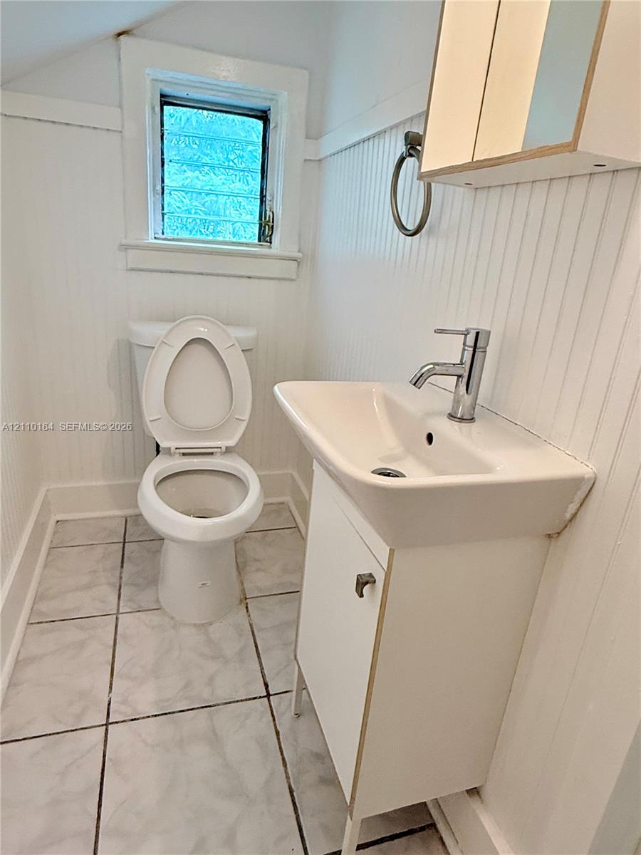 427 SW 11th Ave # 2