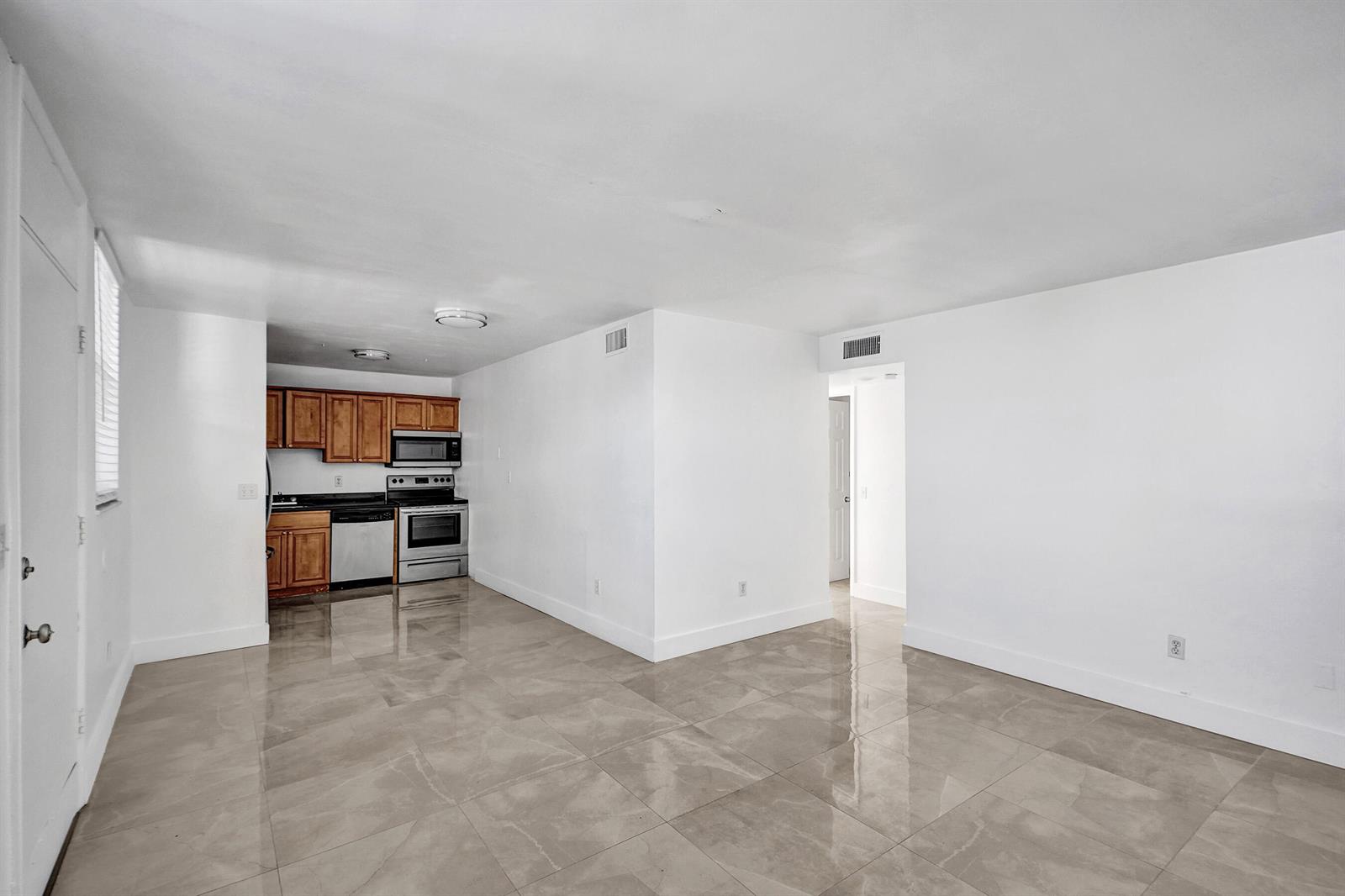 1801 S Treasure Drive # 528