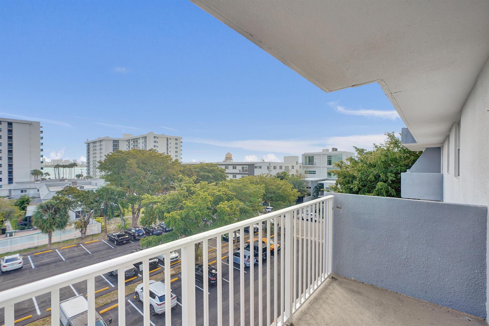 1801 S Treasure Drive # 528