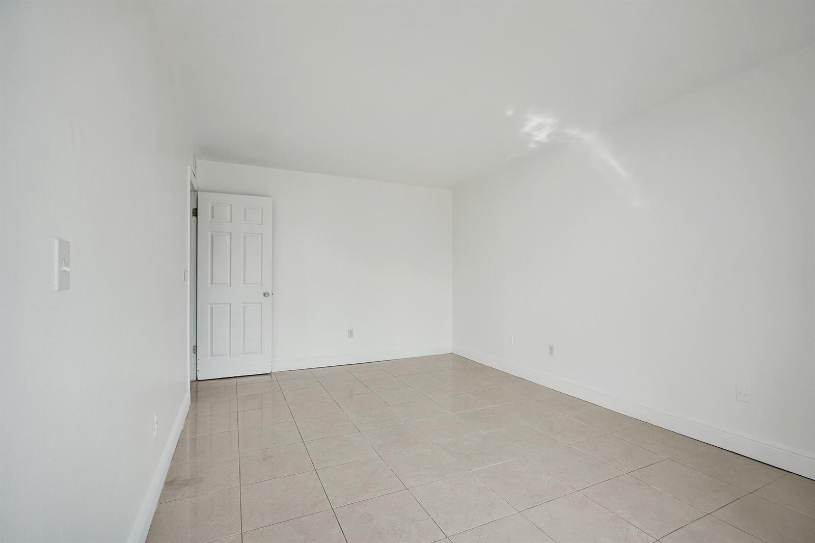 1801 S Treasure Drive # 528