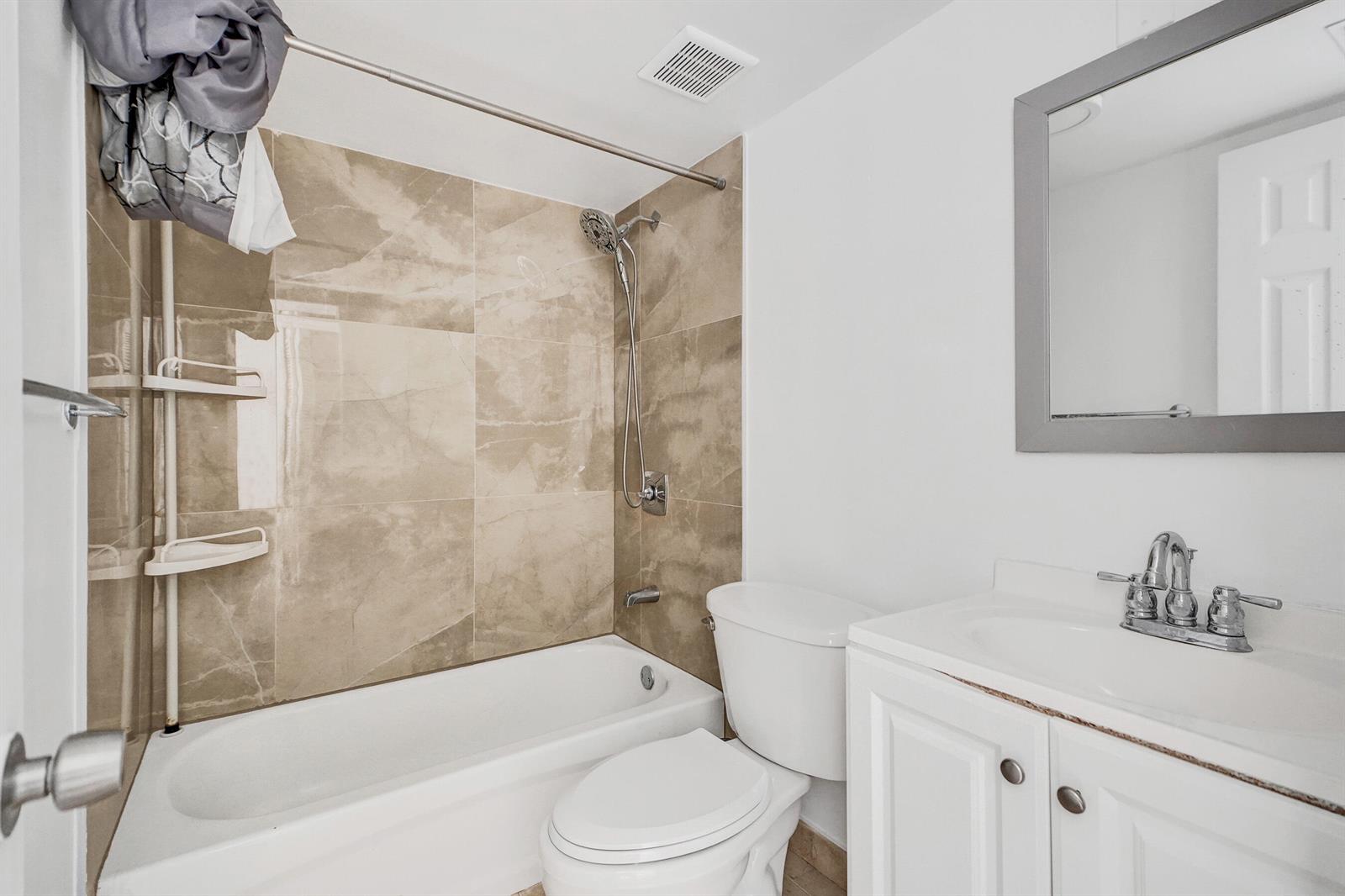 1801 S Treasure Drive # 528