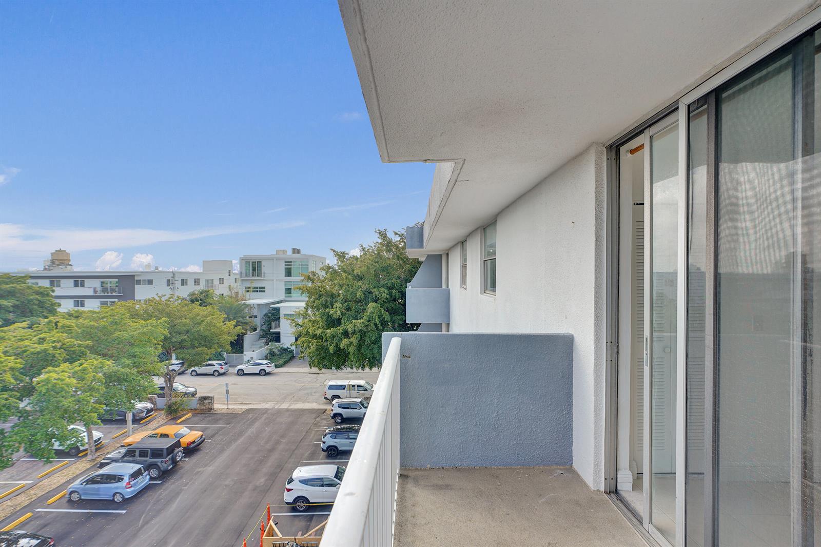 1801 S Treasure Drive # 528