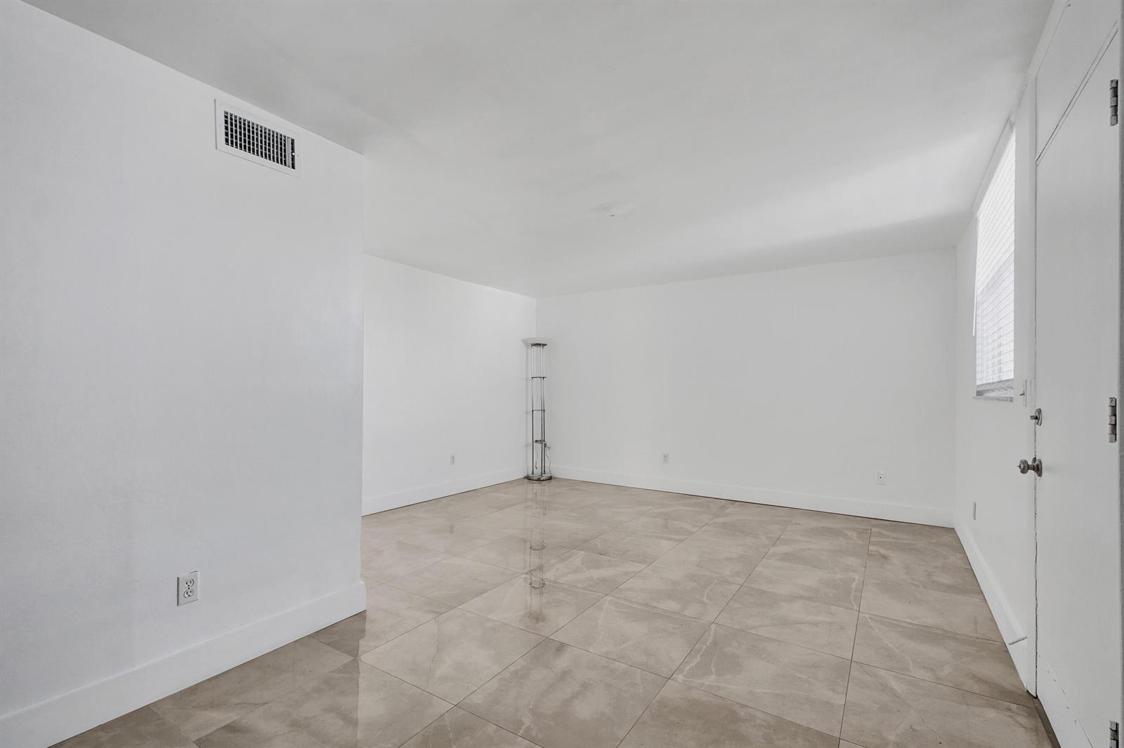1801 S Treasure Drive # 528