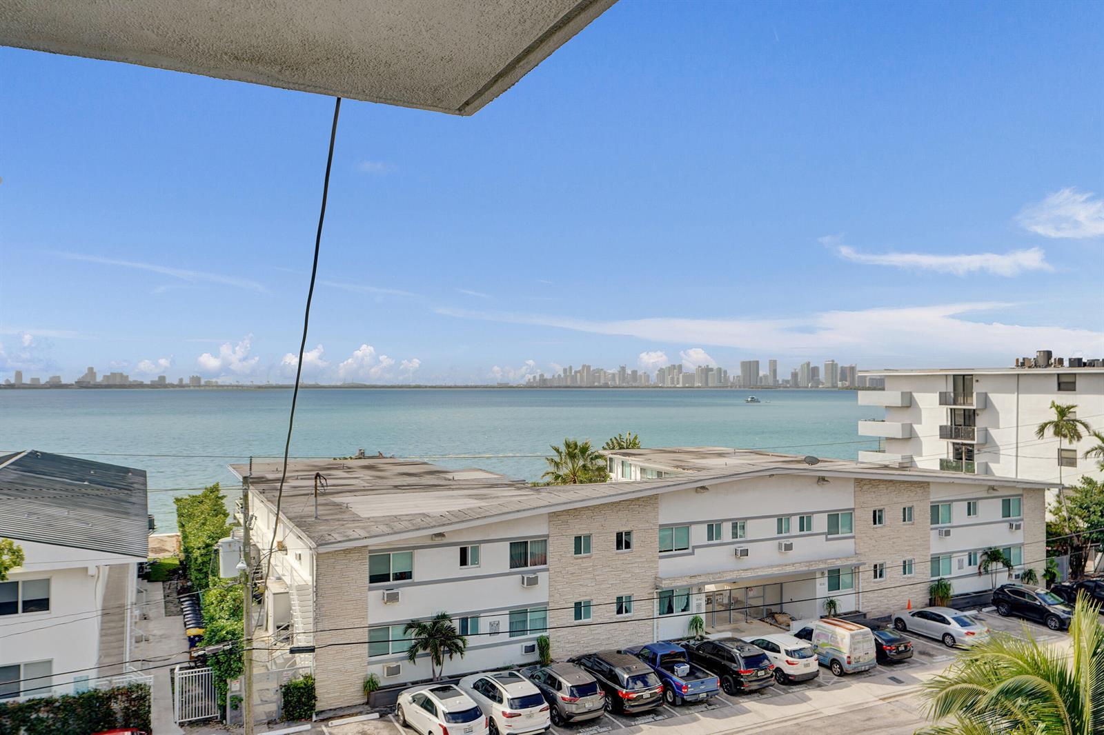1801 S Treasure Drive # 528