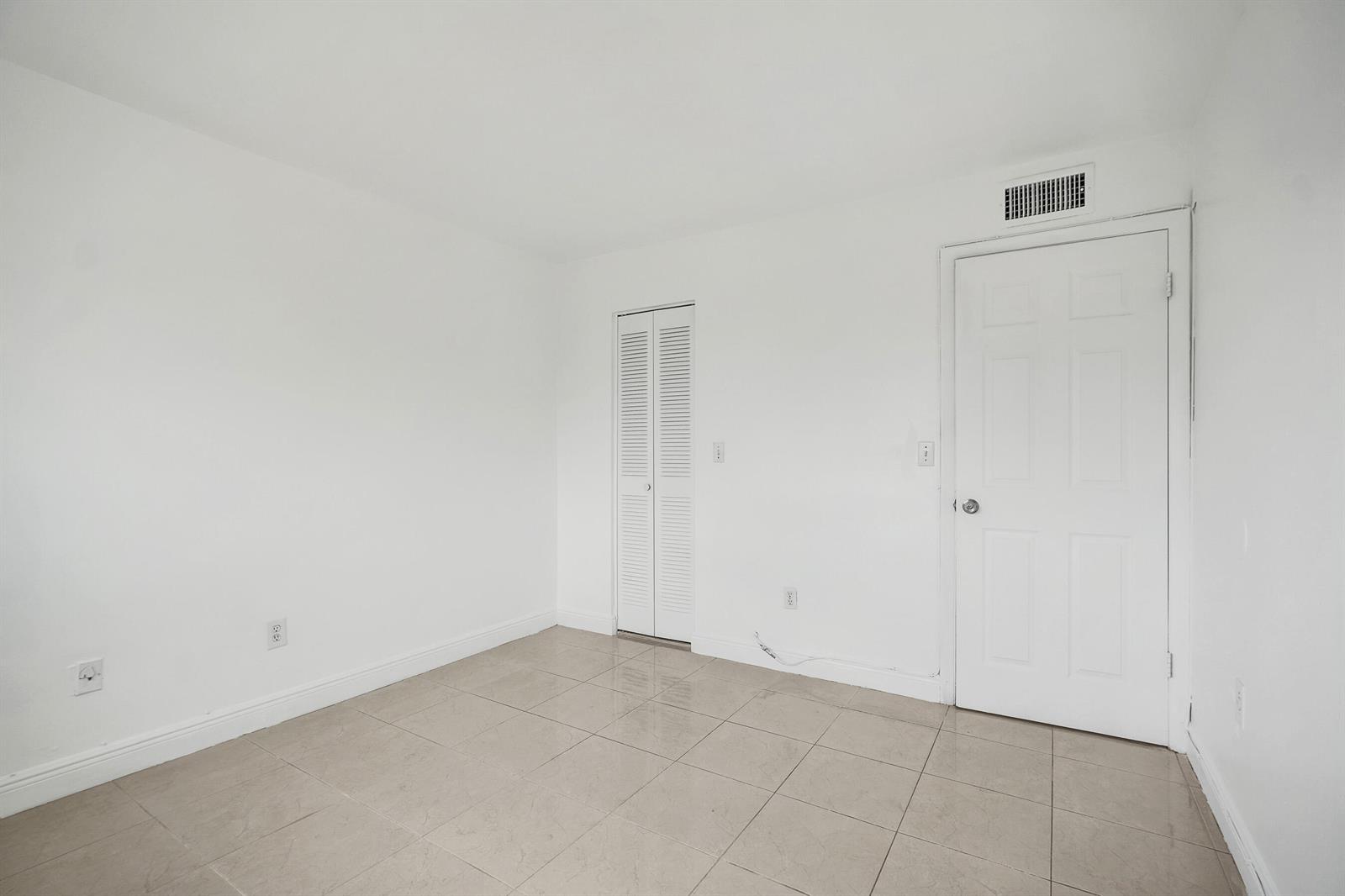 1801 S Treasure Drive # 528