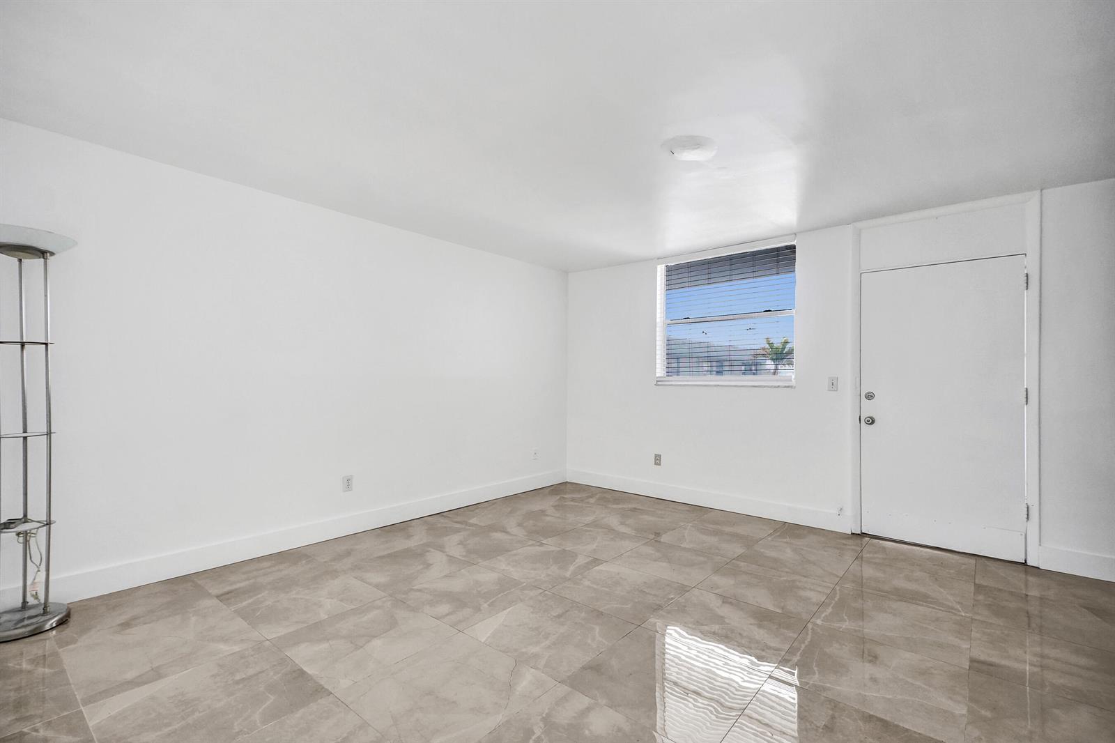 1801 S Treasure Drive # 528