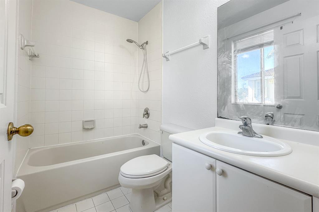 2527 SE 15th Place 193