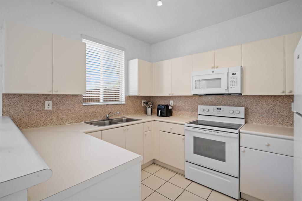 2527 SE 15th Place 193