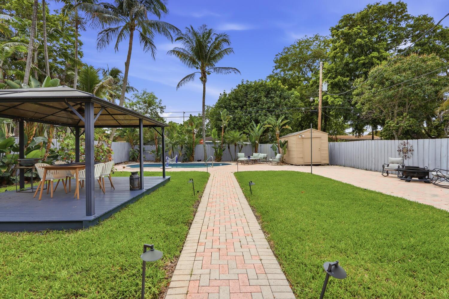 720 NE 7th Street