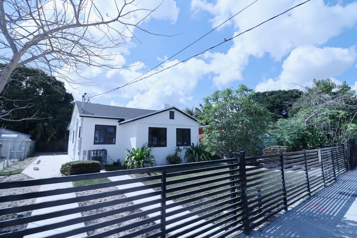 3040 NW 13th Avenue # 1