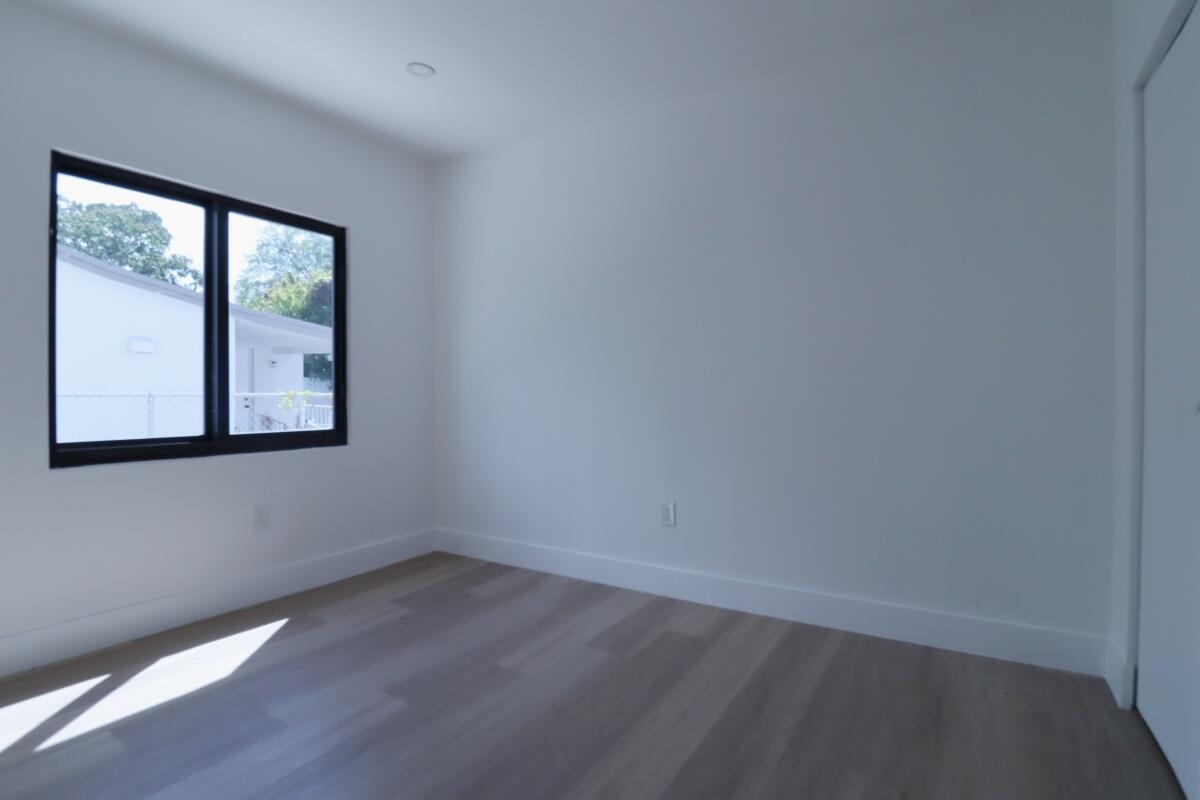 3040 NW 13th Avenue # 1