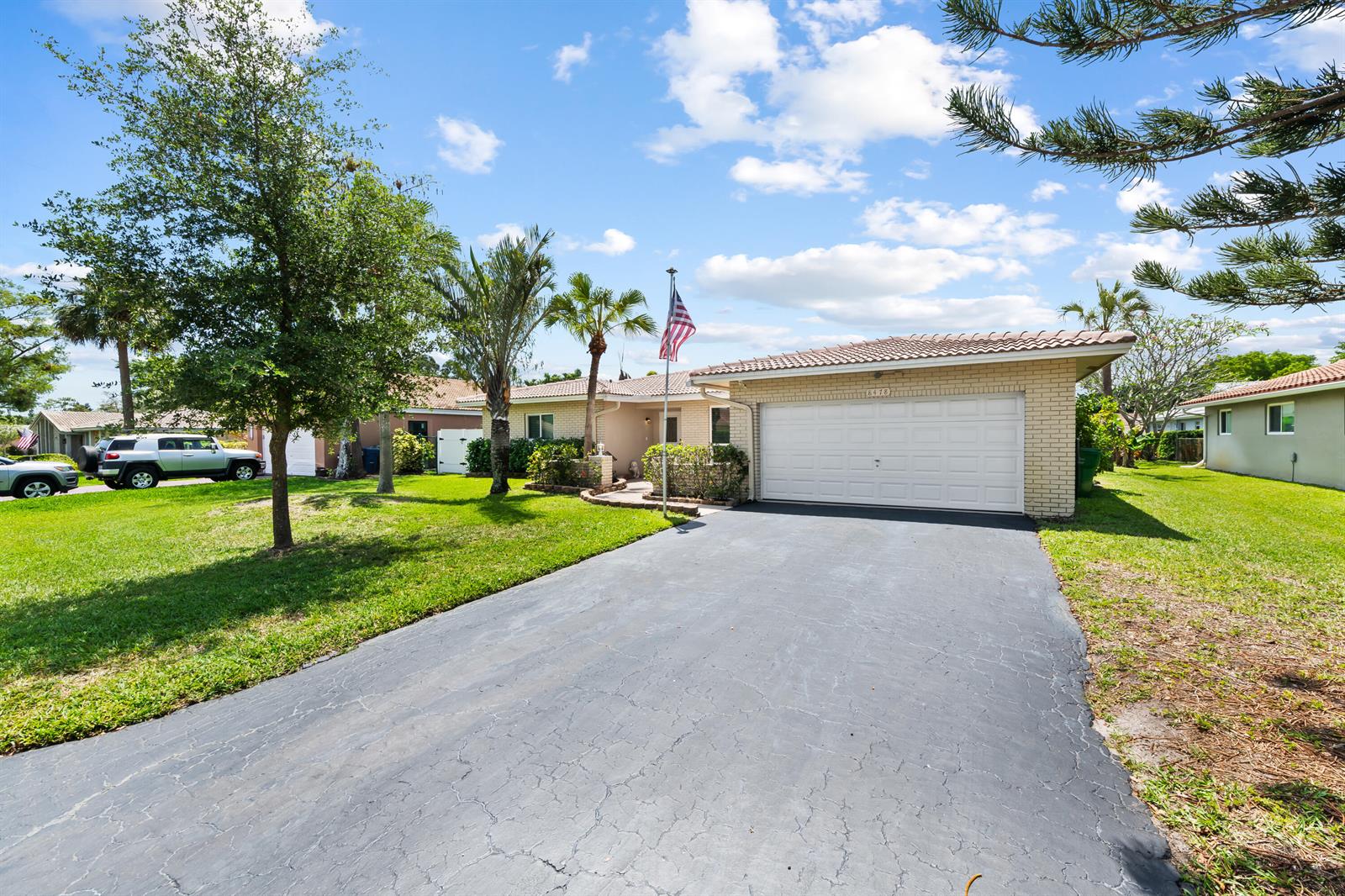 8478 NW 14th Court