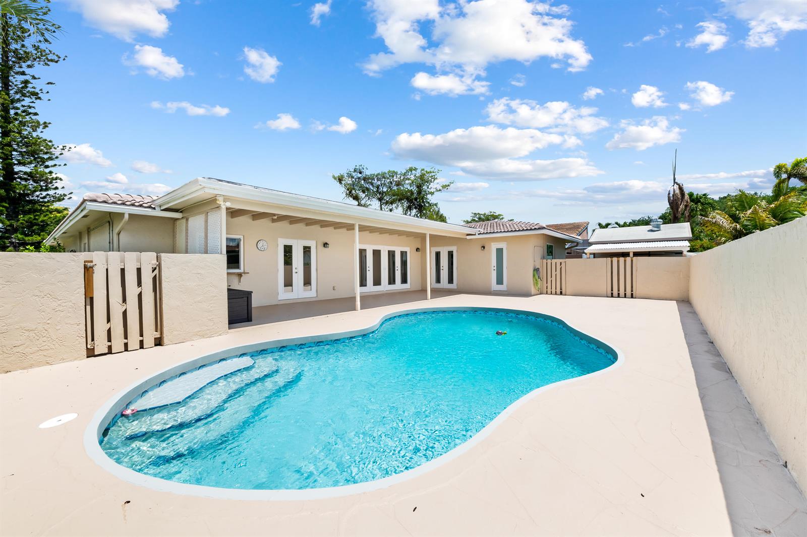 8478 NW 14th Court