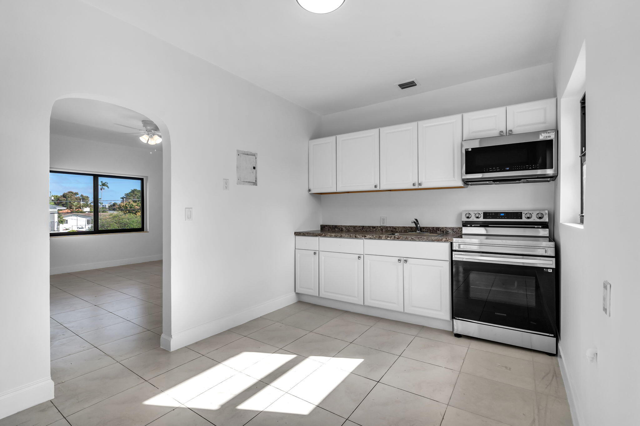 130 SW 31st Court 3