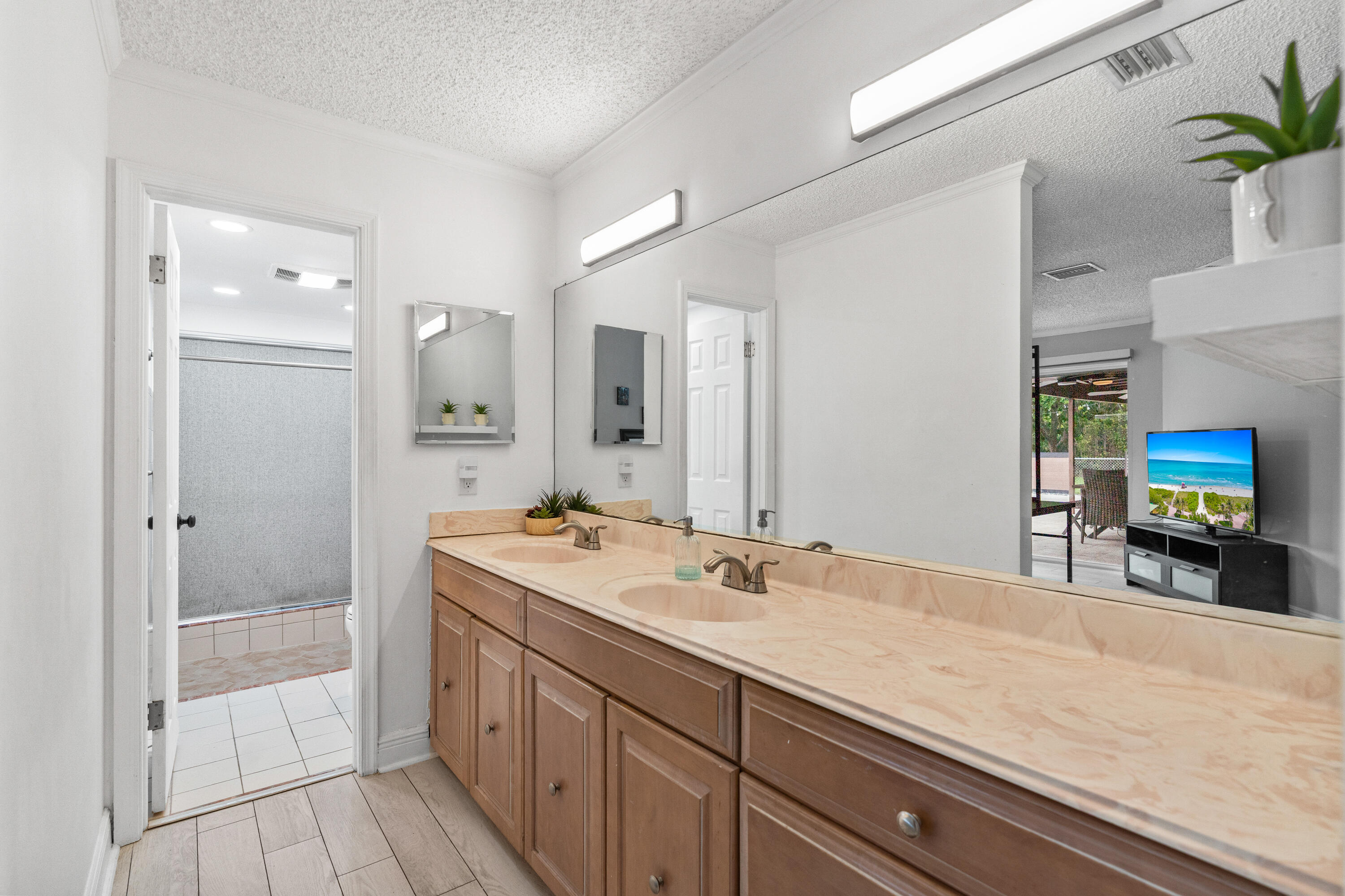 10027 Ramblewood Drive