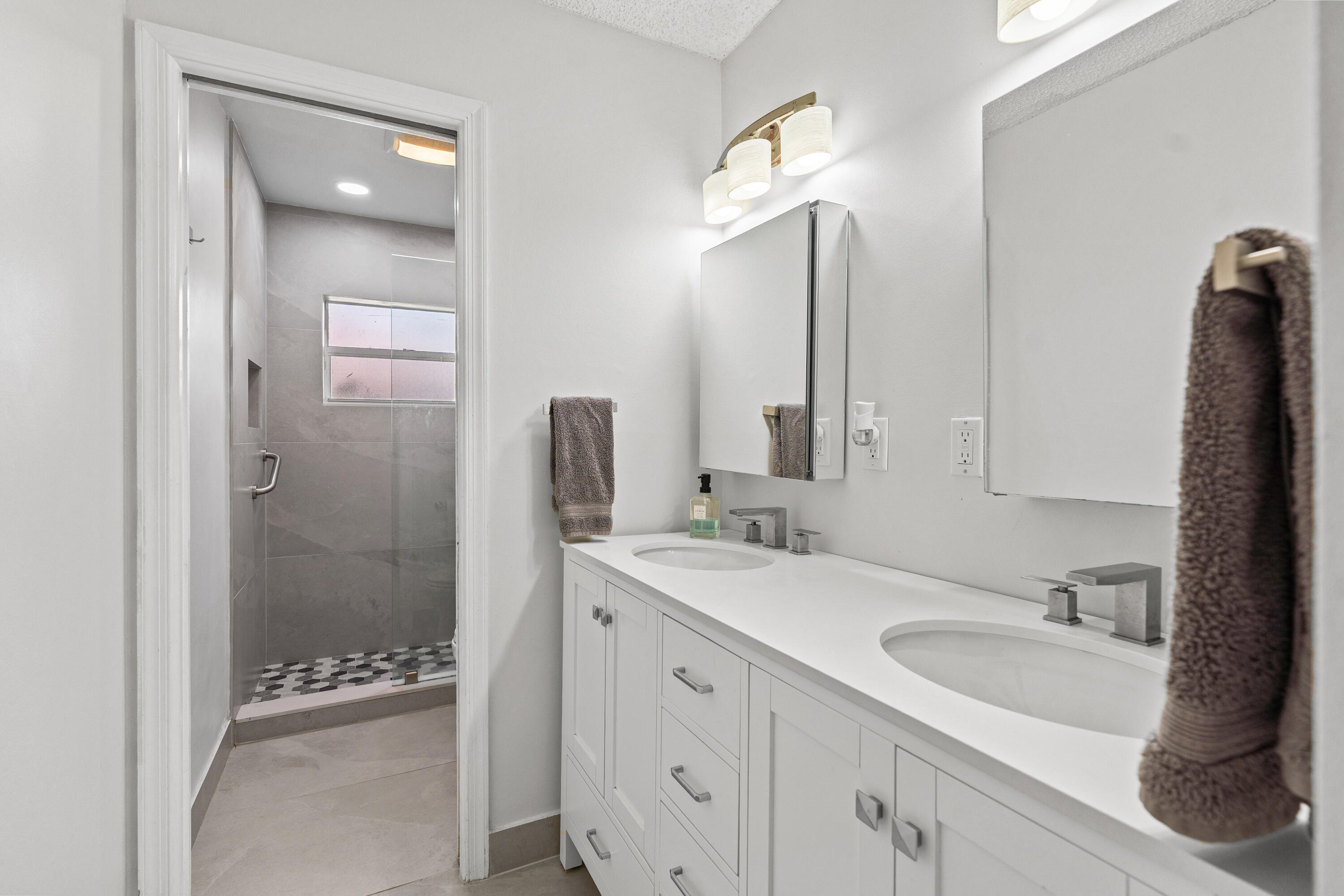 10027 Ramblewood Drive