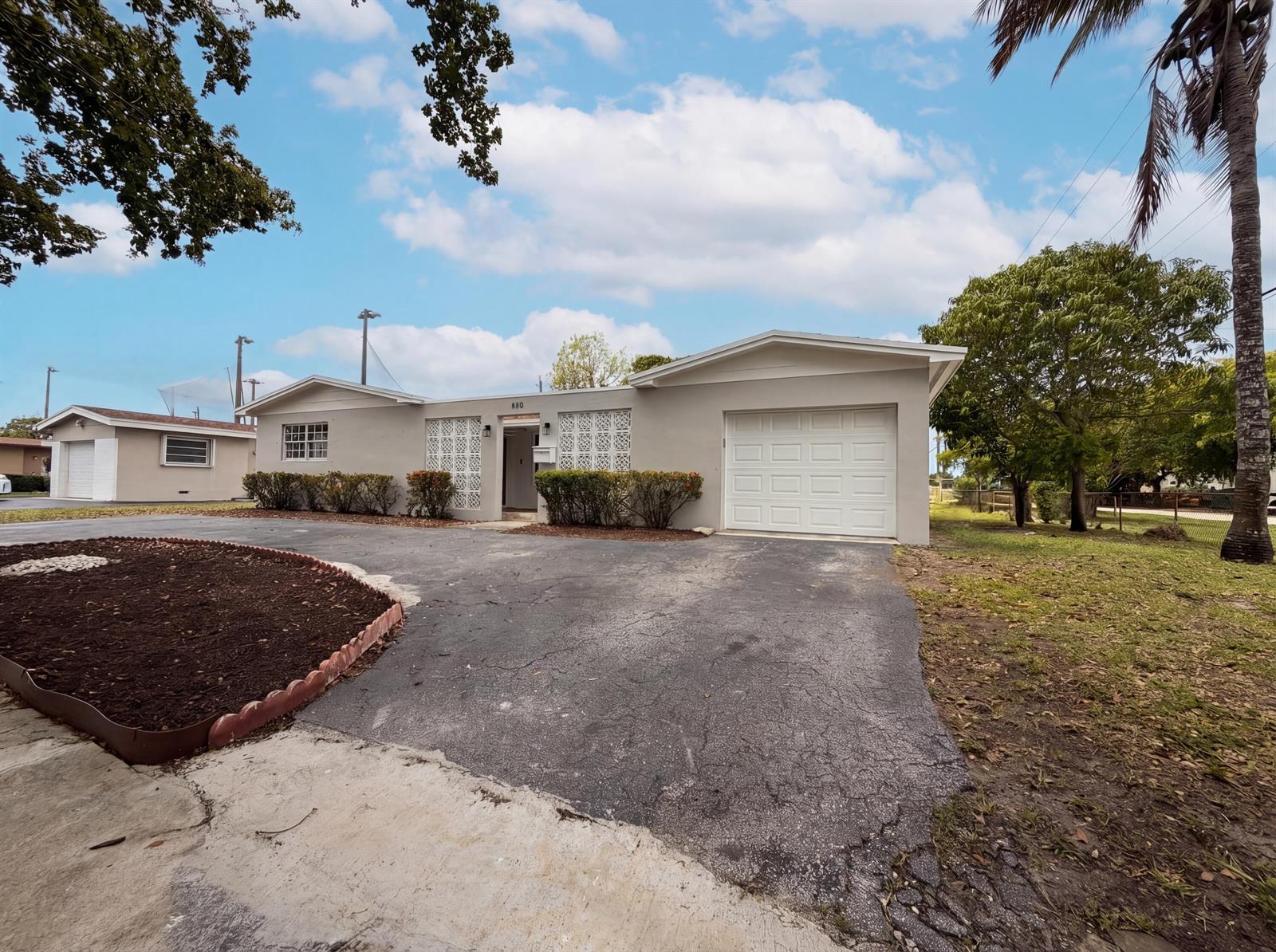820 NW 78th Avenue