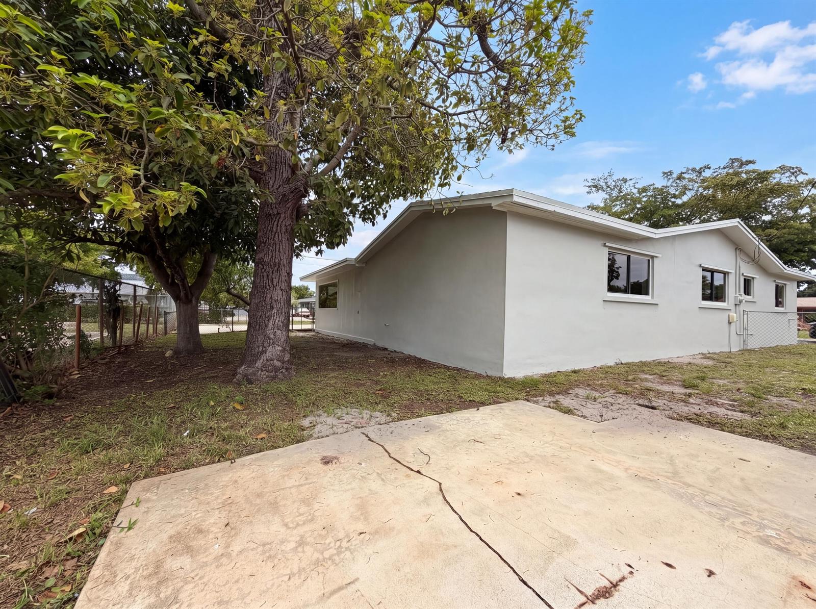 820 NW 78th Avenue