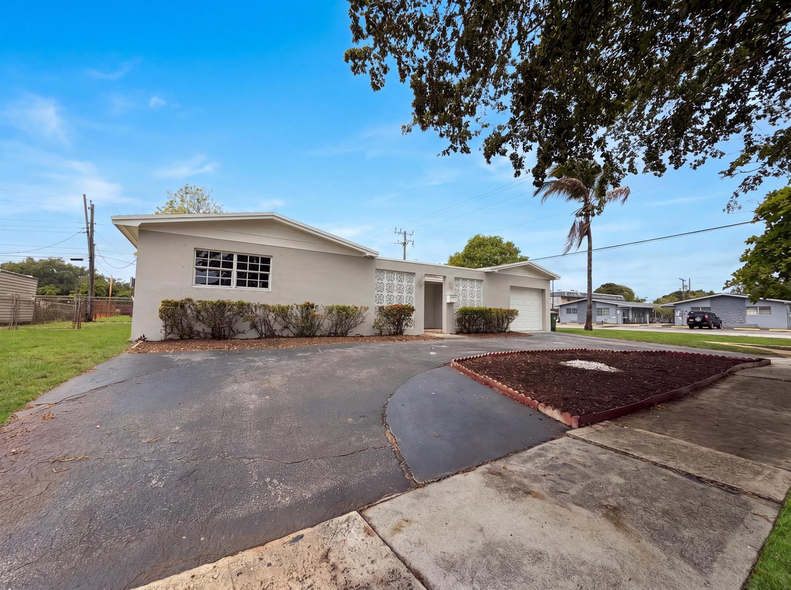 820 NW 78th Avenue