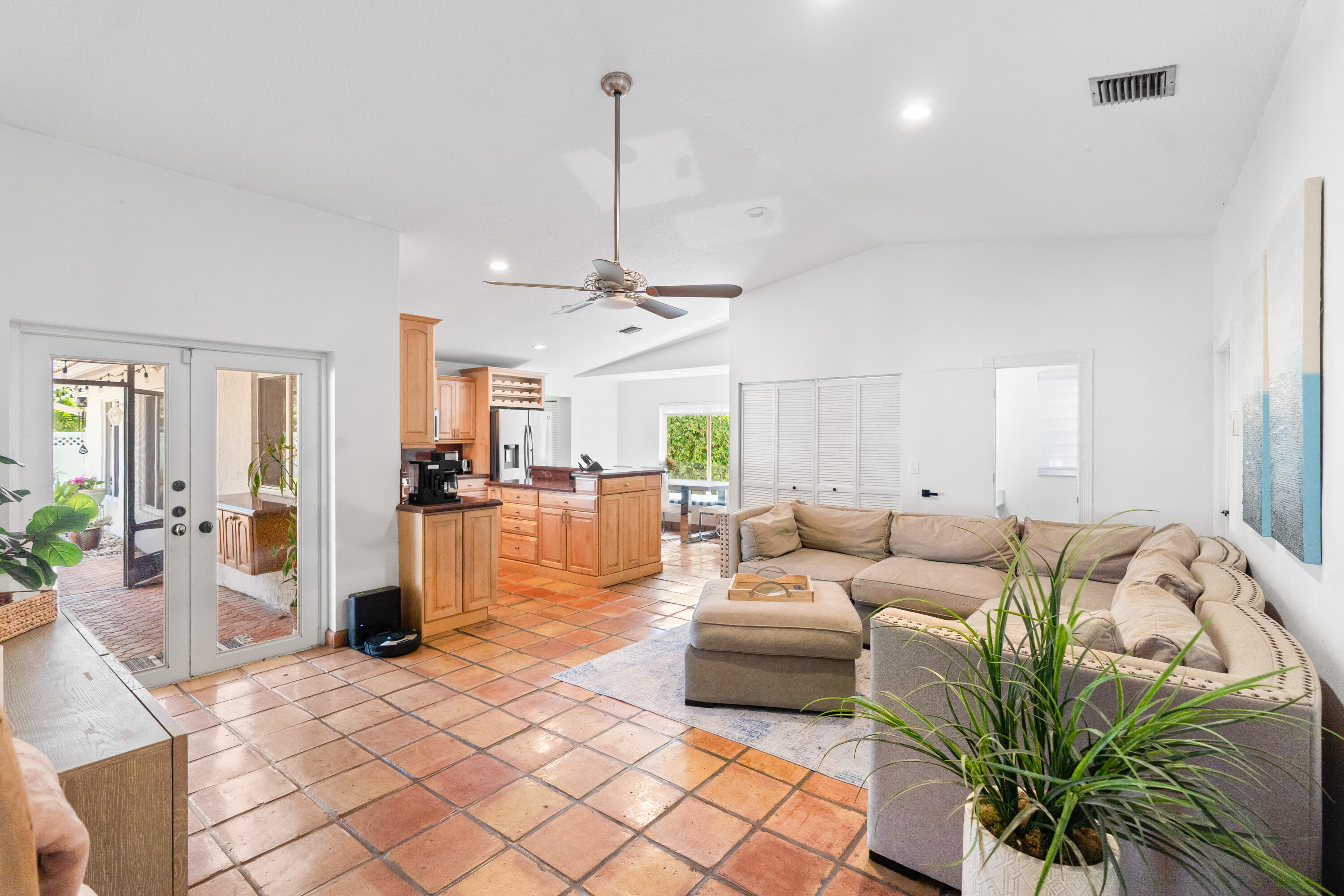 10885 NW 6th Street
