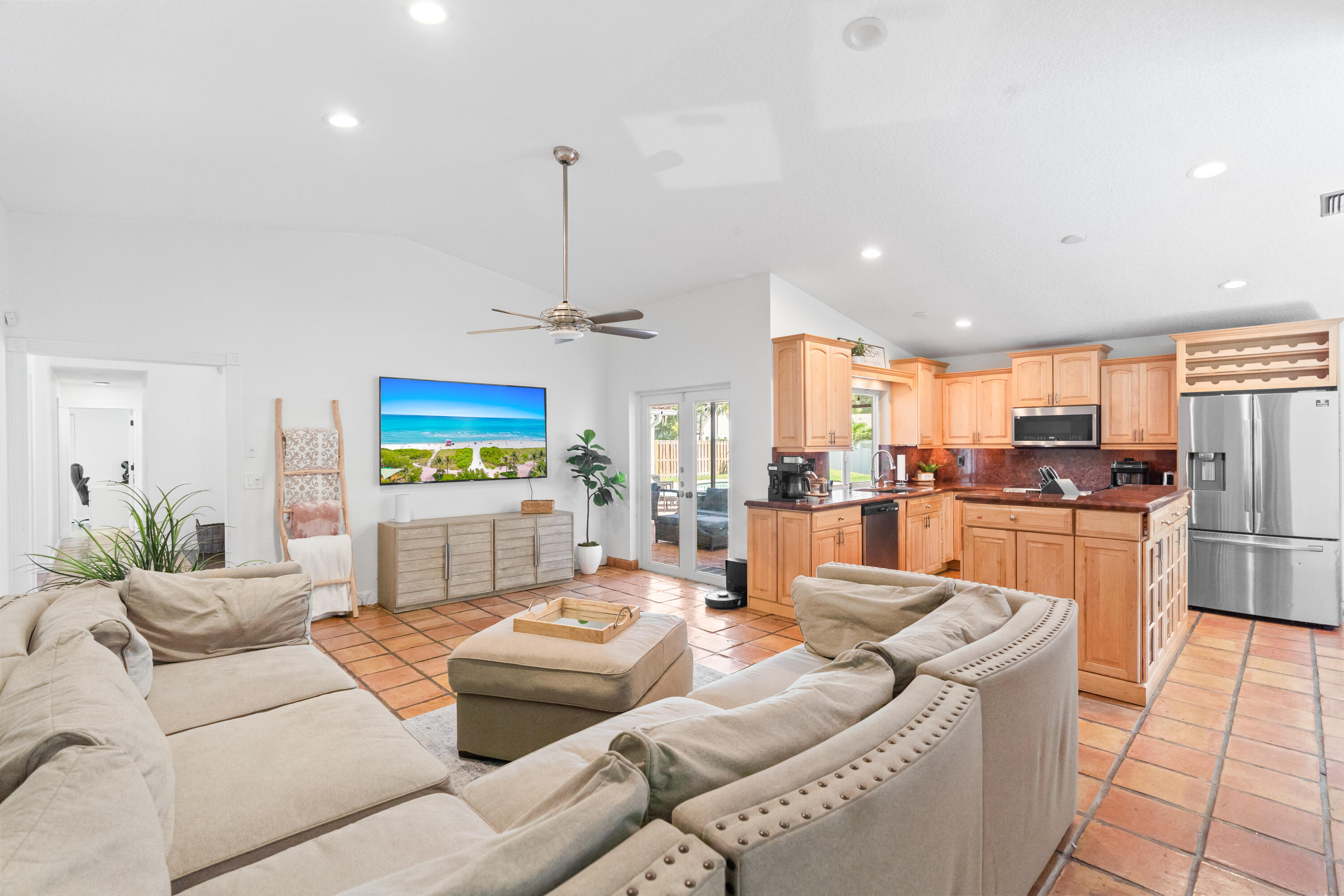 10885 NW 6th Street