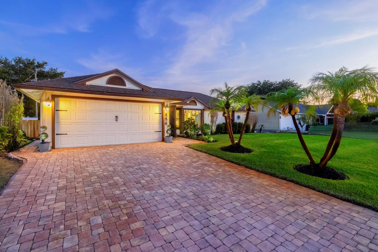 686 SW Hoffenberg Avenue, Port St. Lucie