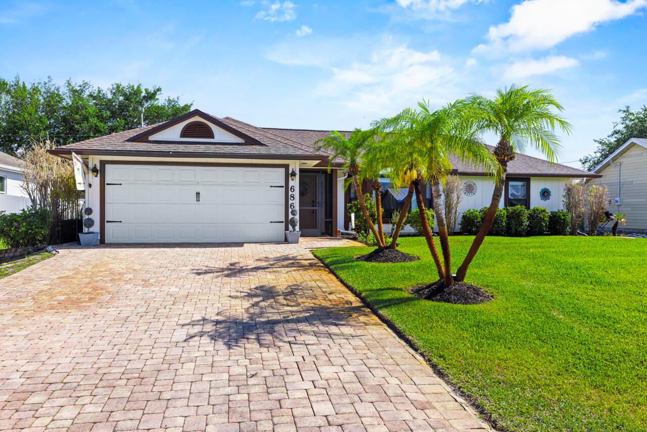 686 SW Hoffenberg Avenue, Port St. Lucie