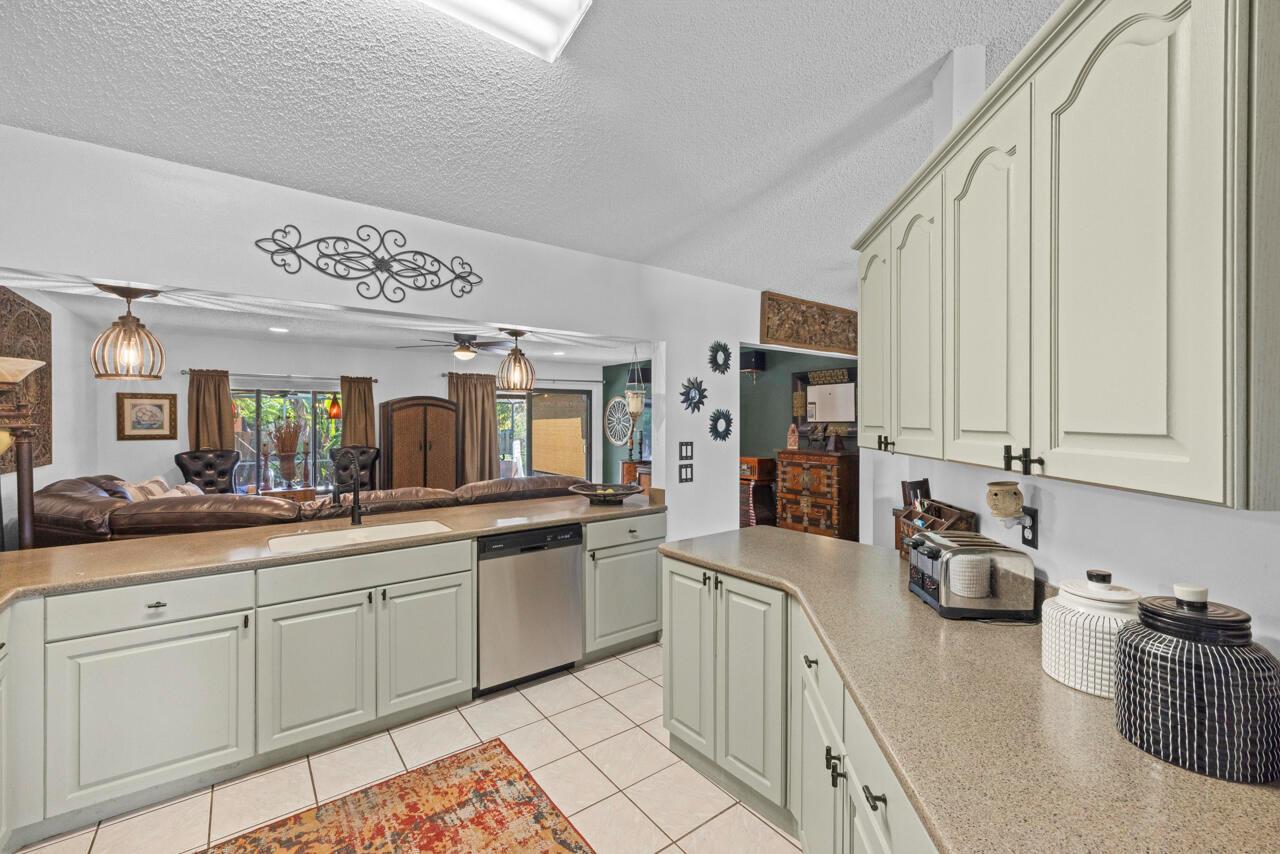 686 SW Hoffenberg Avenue, Port St. Lucie
