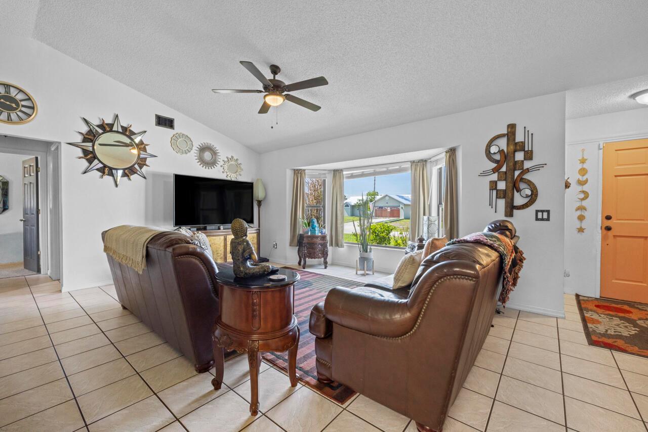 686 SW Hoffenberg Avenue, Port St. Lucie