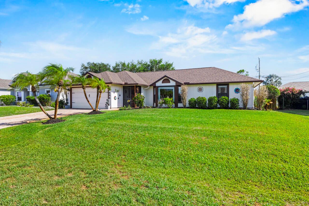 686 SW Hoffenberg Avenue, Port St. Lucie