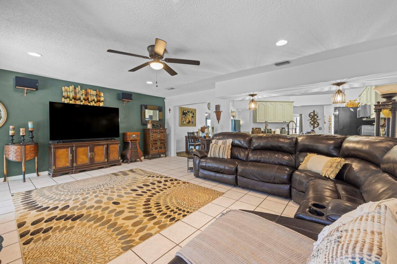 686 SW Hoffenberg Avenue, Port St. Lucie
